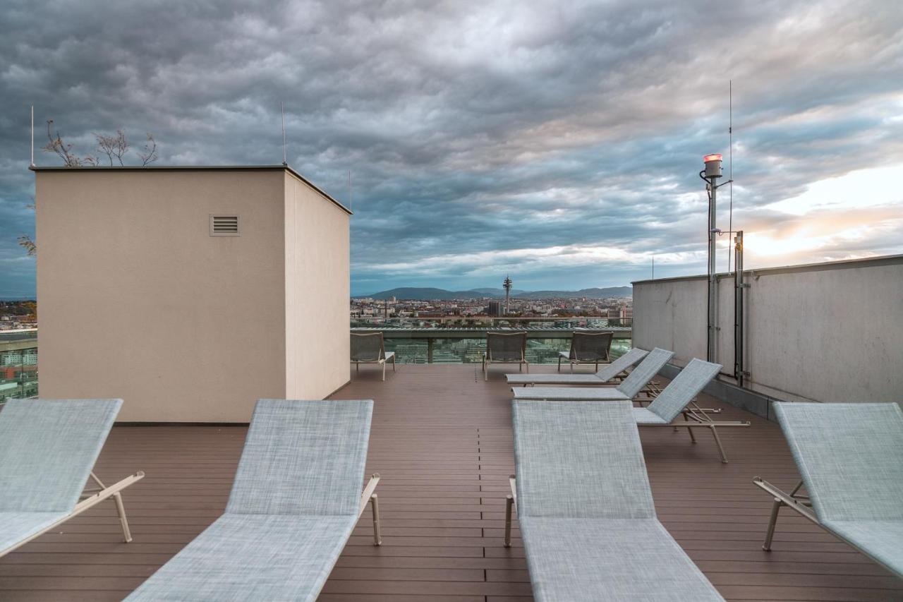 Amazing View Over Vienna And Infinity Pool Exterior foto