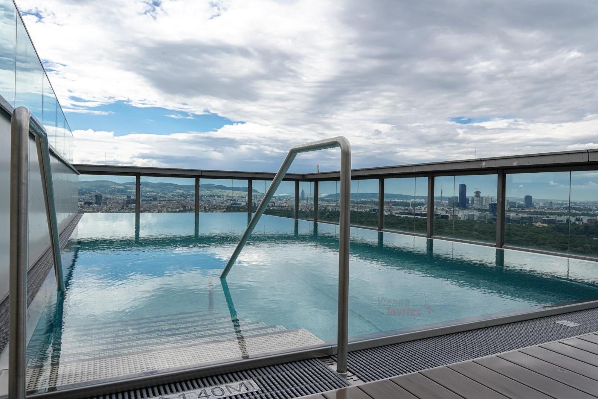 Amazing View Over Vienna And Infinity Pool Exterior foto
